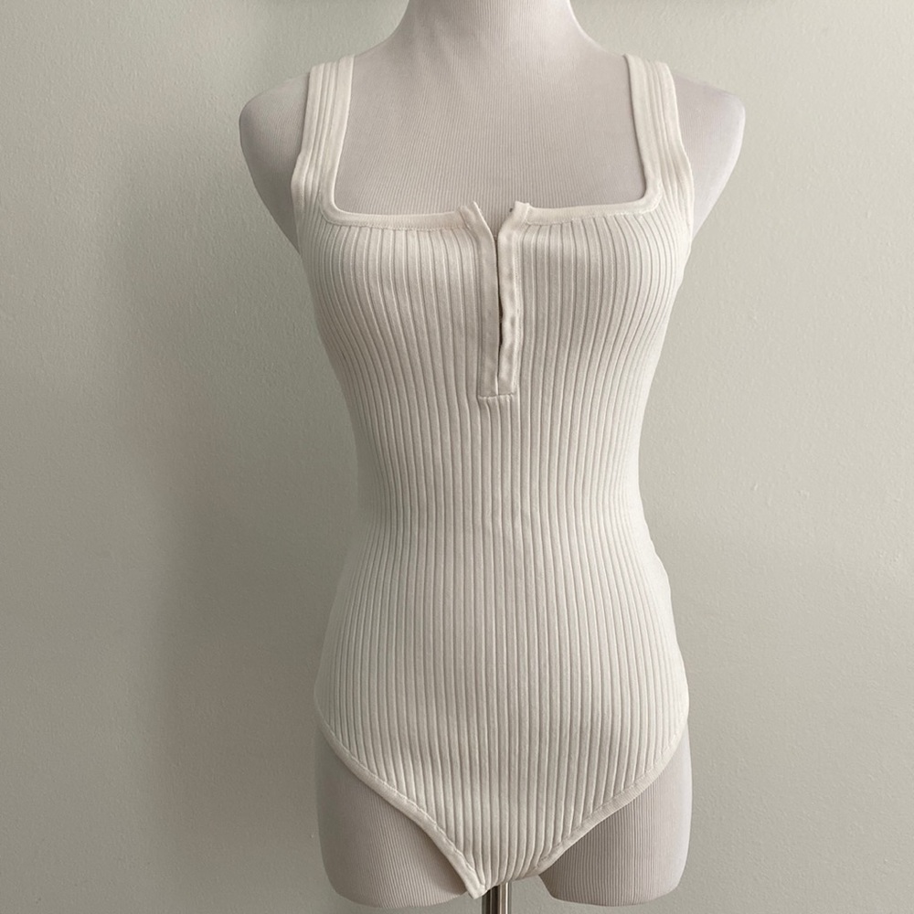 Guess Kaylee Hook & Eye Ribbed Bodysuit Size Small